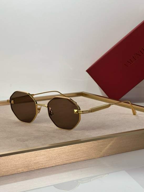 Picture of Valentino Sunglasses _SKUfw60677095fw